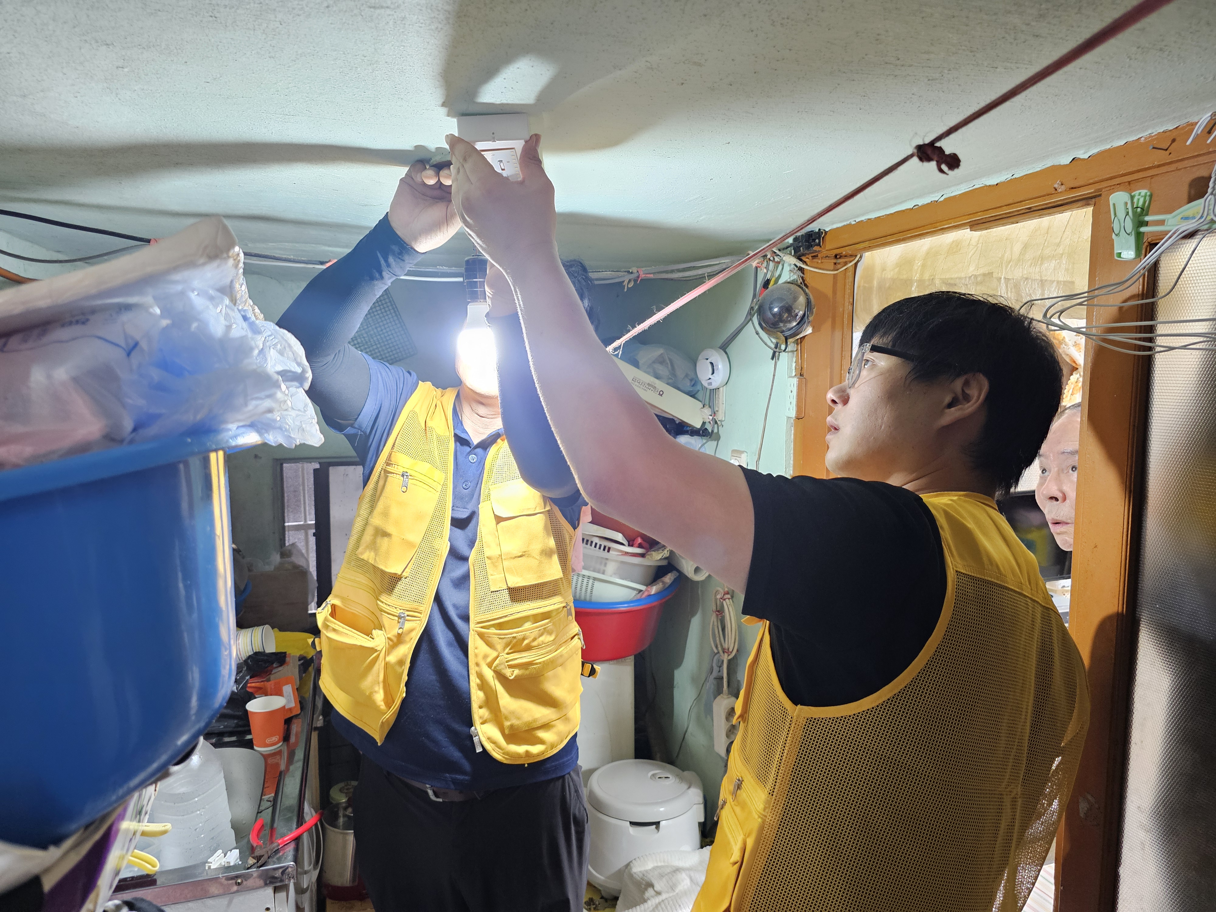 부전1동 청년회 취약계층 LED 전등 교체 사업 본격 시행 관련자료