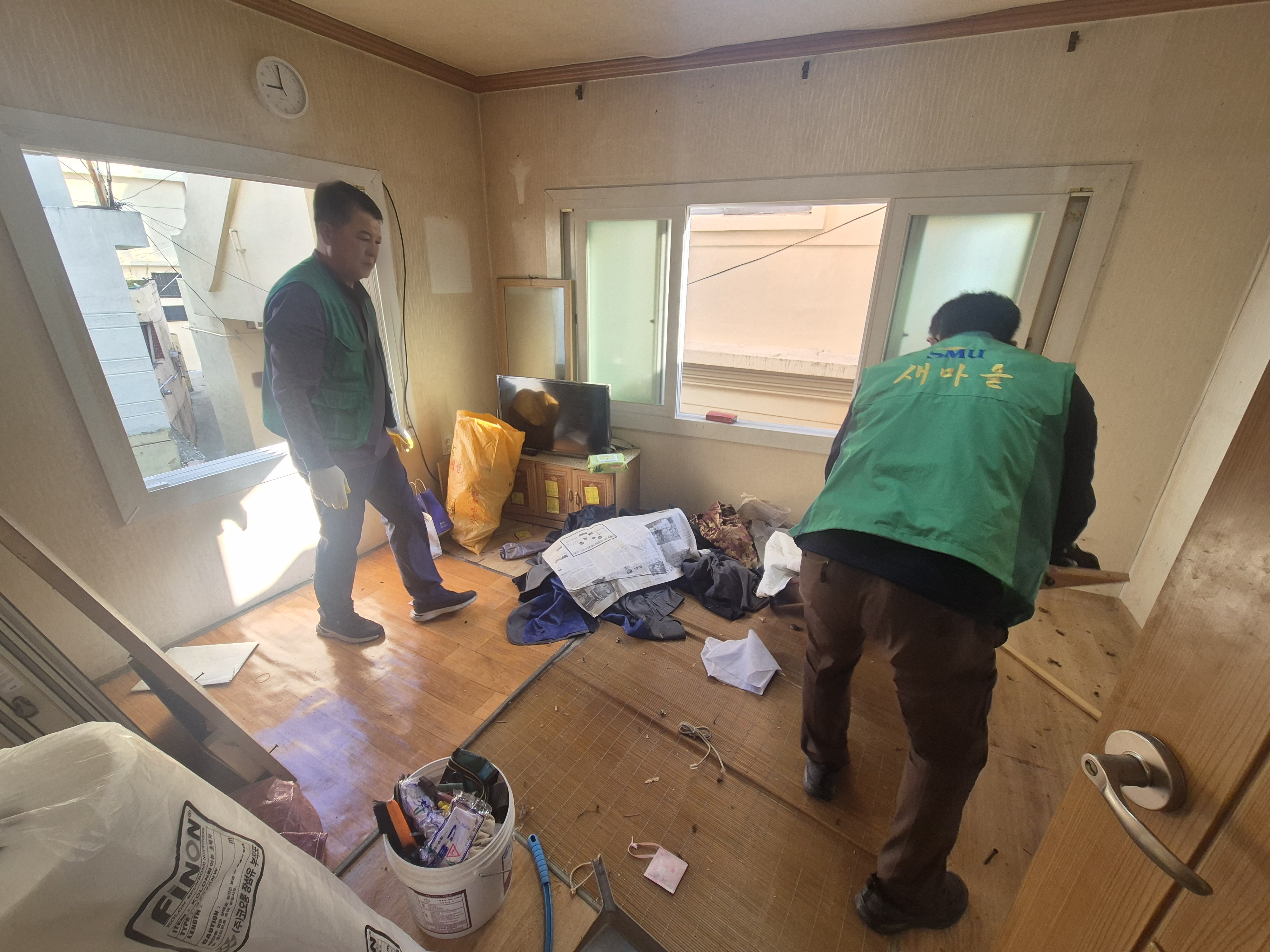 새마을지도자전포1동협의회 사랑의 집고쳐주기 행사 실시 관련자료