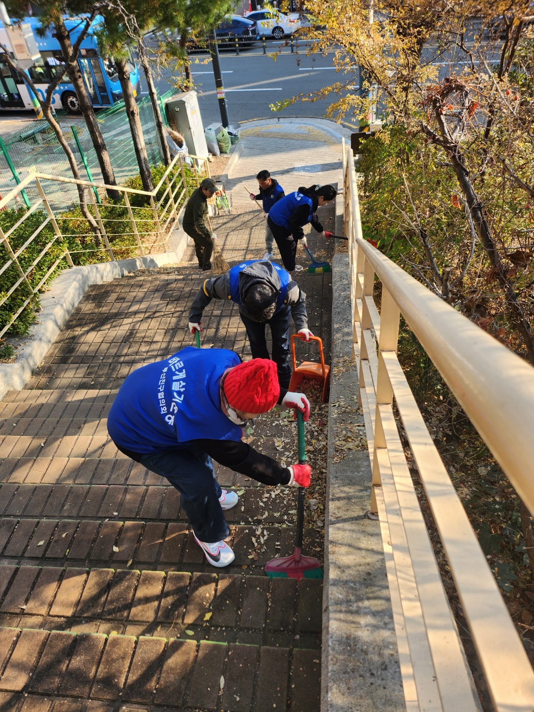 바르게살기운동연지동위원회 관내 환경정비 실시(2025.12.) 관련자료