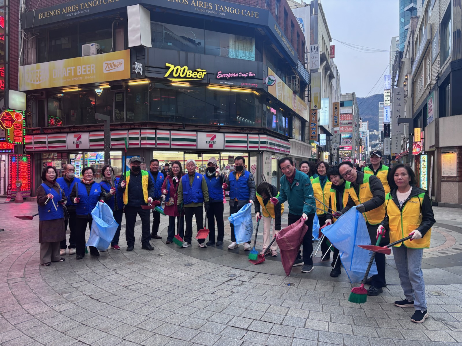 부전2동 유관단체 공동주관 야간 환경정비 실시 관련자료