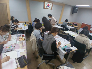[부전1동] 주민자치회, 특성화 프로그램 붓펜 캘리그라피 수업중 관련자료