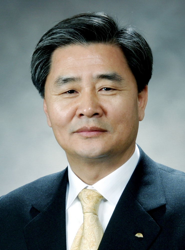 김윤환 영광도서 대표 모범납세자 표창이미지